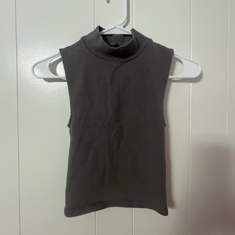 Sleeveless Turtleneck Top
